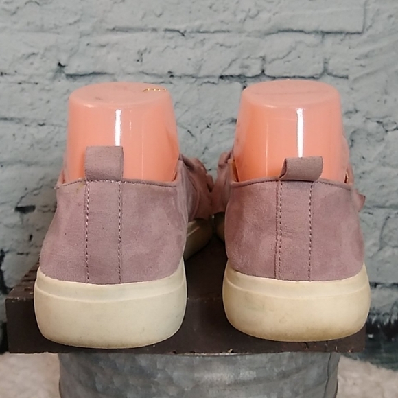 Crown Vintage Womens 7.5 Blush Ruffle Faux Suede Slip On Merie Flat Sneakers - Picture 8 of 15